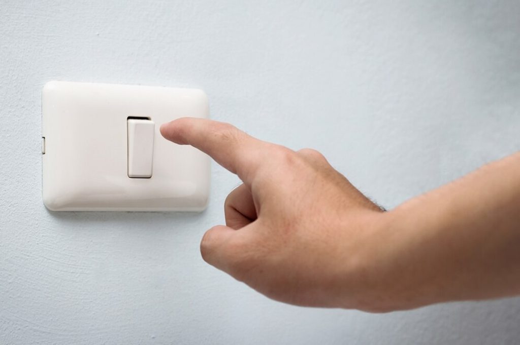 ¿Se pueden cortar los suministros a los okupas? Últimas novedades en Barcelona y Gerona